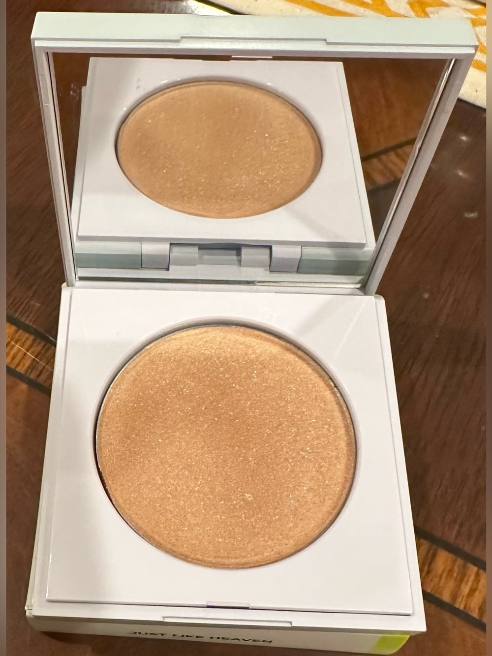 Flyte 70 6 Pc Set w/3 Blush, Highlighter, EyeShadow & Cosmetic Case NEW in Boxes - Picture 6 of 11